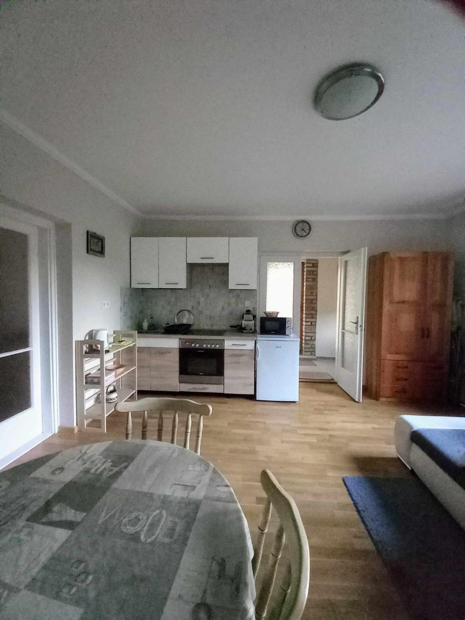 Bike&Night Apartment Baracska Exterior foto